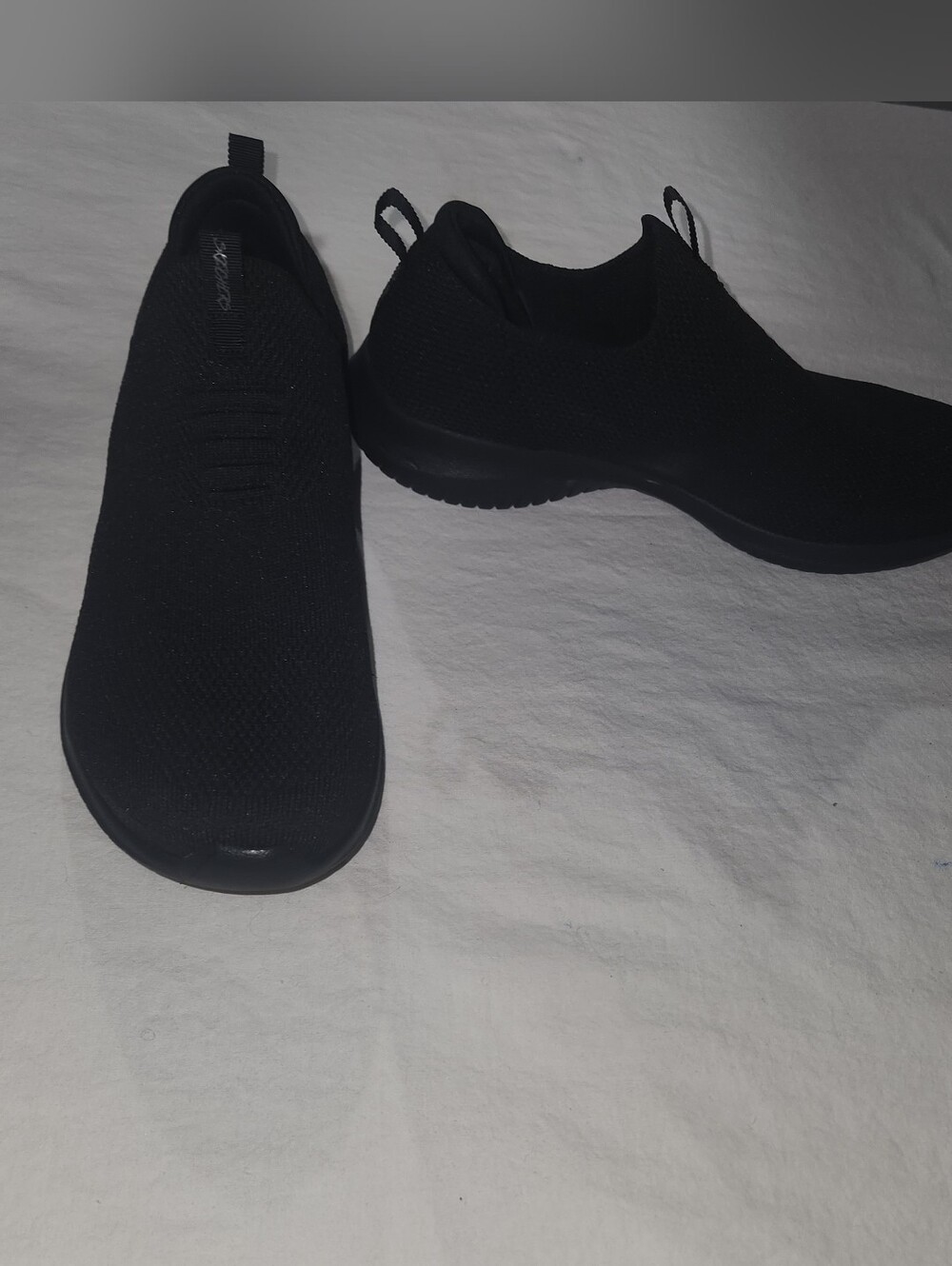 Triple Black Skechers Slip-On Knit Sneakers With Memory Foam Size 8.5 - Picture 3 of 9